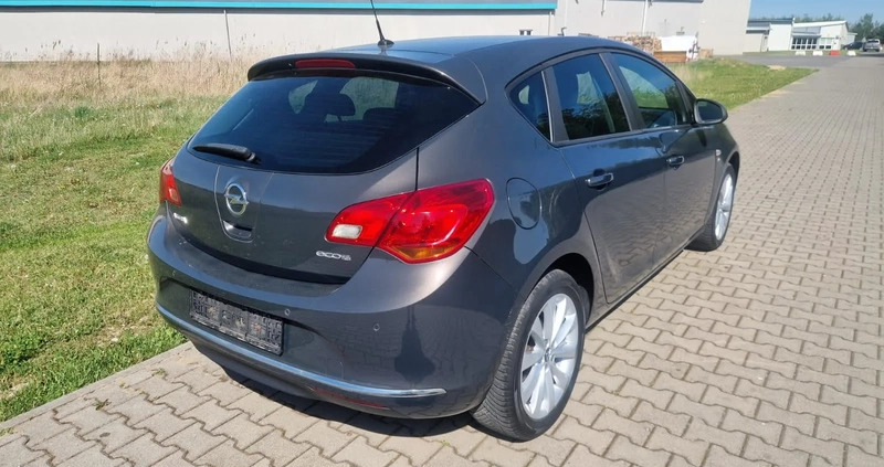 Opel Astra cena 32900 przebieg: 128444, rok produkcji 2013 z Gniezno małe 466